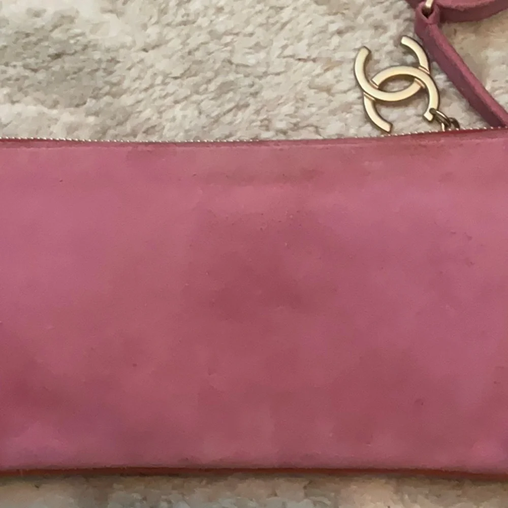 ❌SOLD❌Chanel Suede Camilla Flower Wristlet Clutch! - Picture 10 of 14